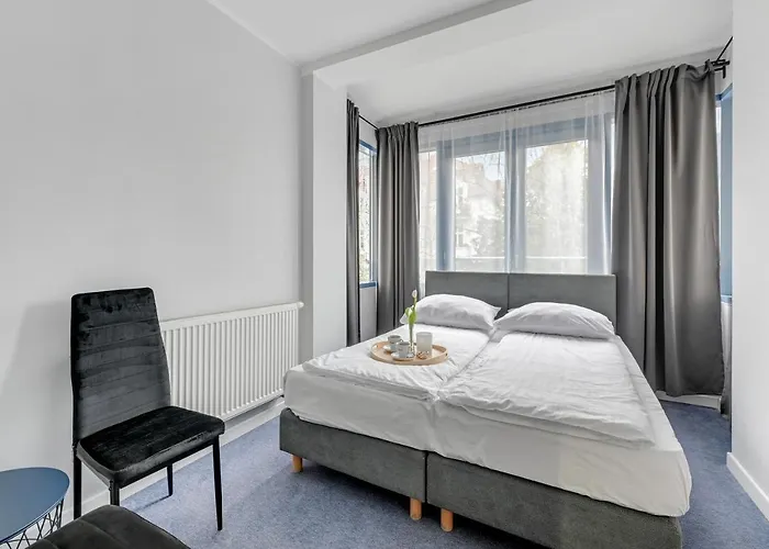 Przystanek Plaza Couette-café 2*