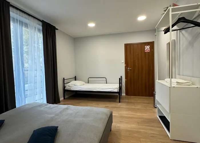 Przystanek Plaza Couette-café