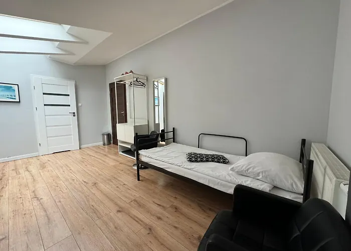 Przystanek Plaza Couette-café