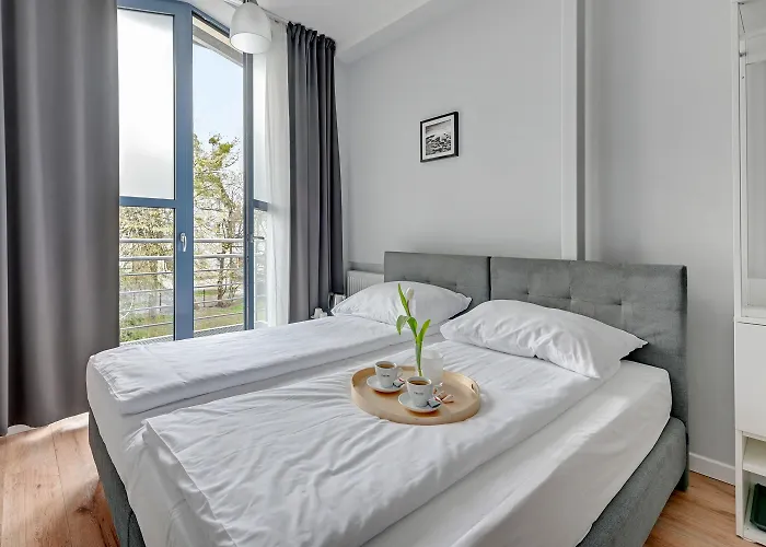 Przystanek Plaza Couette-café 2*