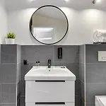 Przystanek Plaza Bed & Breakfast 2*
