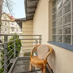 לינה וארוחת בוקר Przystanek Plaza 2*