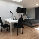 Bed & Breakfast Przystanek Plaza 2*