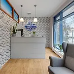Przystanek Plaza 2*