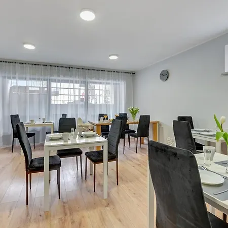לינה וארוחת בוקר Przystanek Plaza סופוט