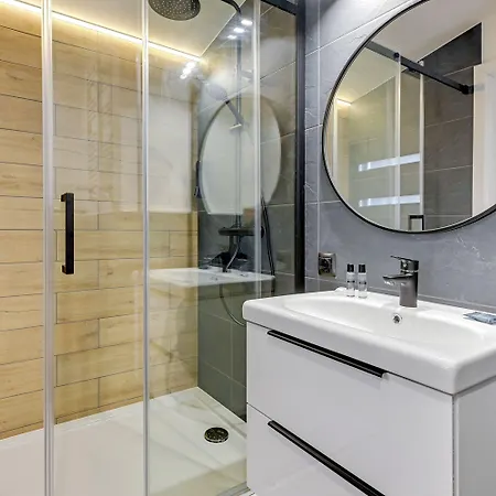 Przystanek Plaza Готель типу 