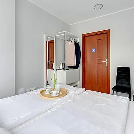 Przystanek Plaza 2*