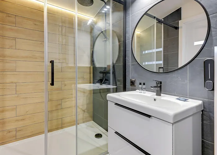 Przystanek Plaza לינה וארוחת בוקר